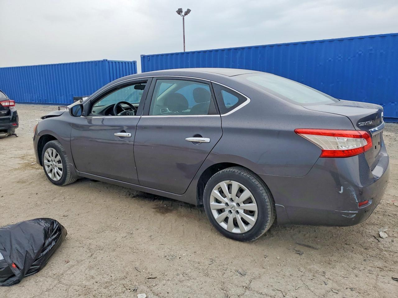 2014 Nissan Sentra S - zdjęcie 2