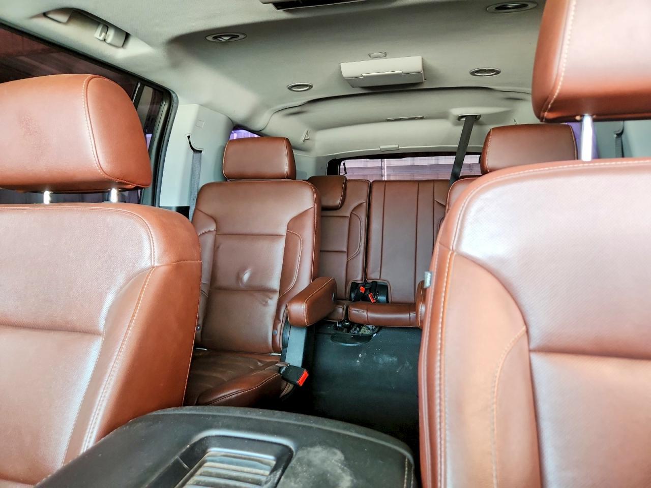 2019 Chevrolet Suburban K1500 Premier - zdjęcie 10