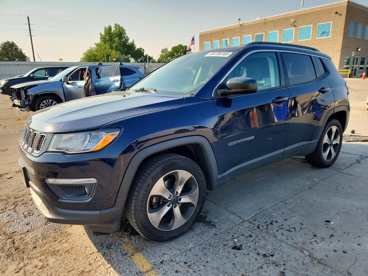 2018 Jeep Compass Latitude - zdjęcie główne