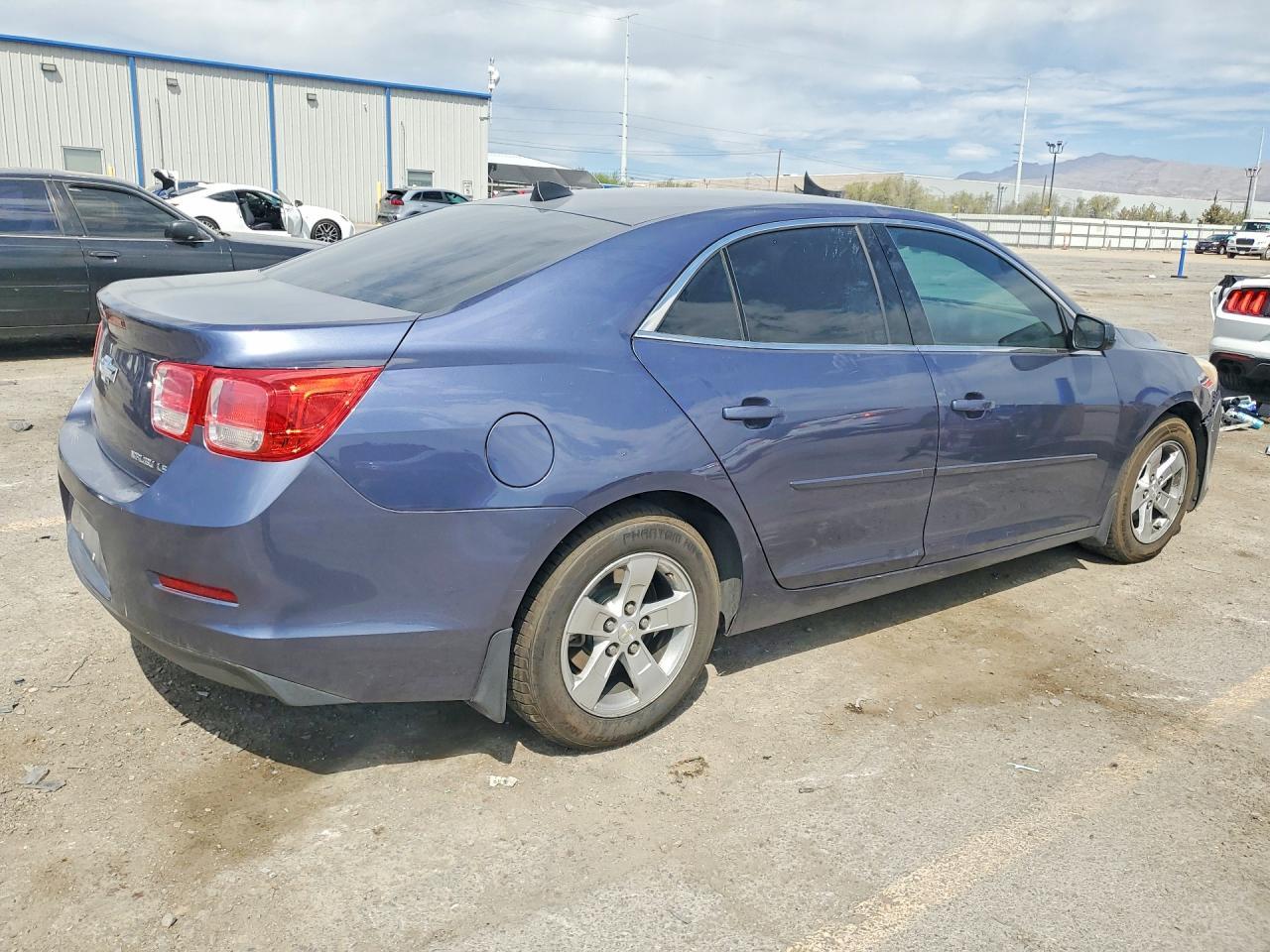 2014 Chevrolet Malibu Ls - zdjęcie 3