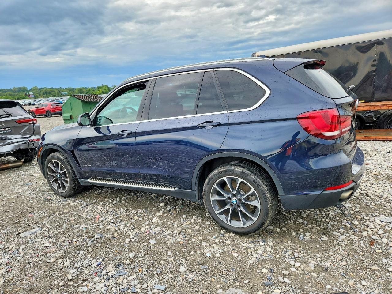 2017 BMW X5 xDrive35I - zdjęcie 2