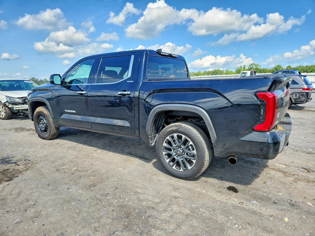 2026 Toyota Tundra Crewmax Limited - zdjęcie 2