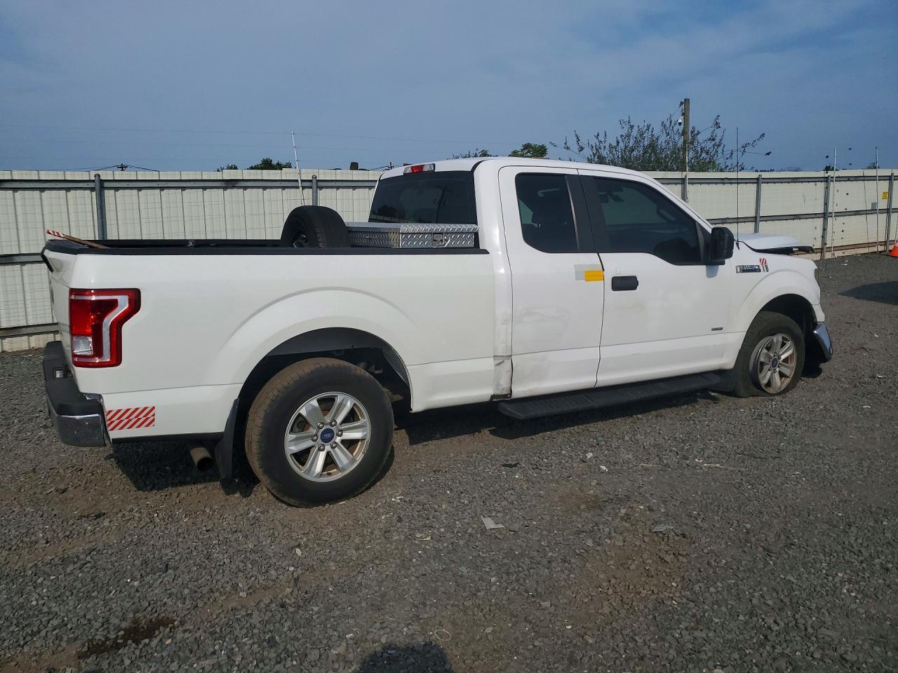2015 Ford F150 Super Cab - zdjęcie 3