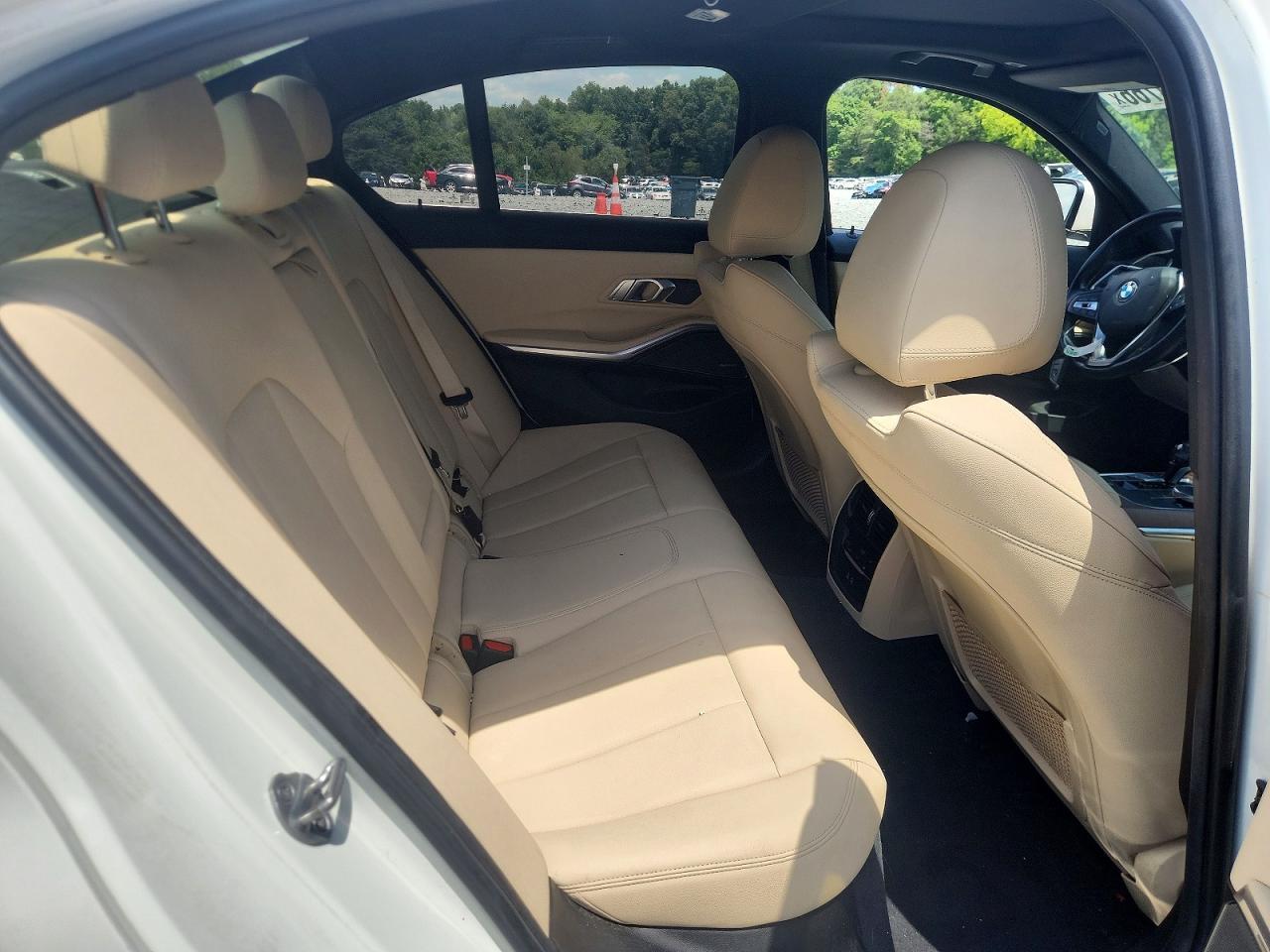 2021 BMW 330Xi - zdjęcie 10