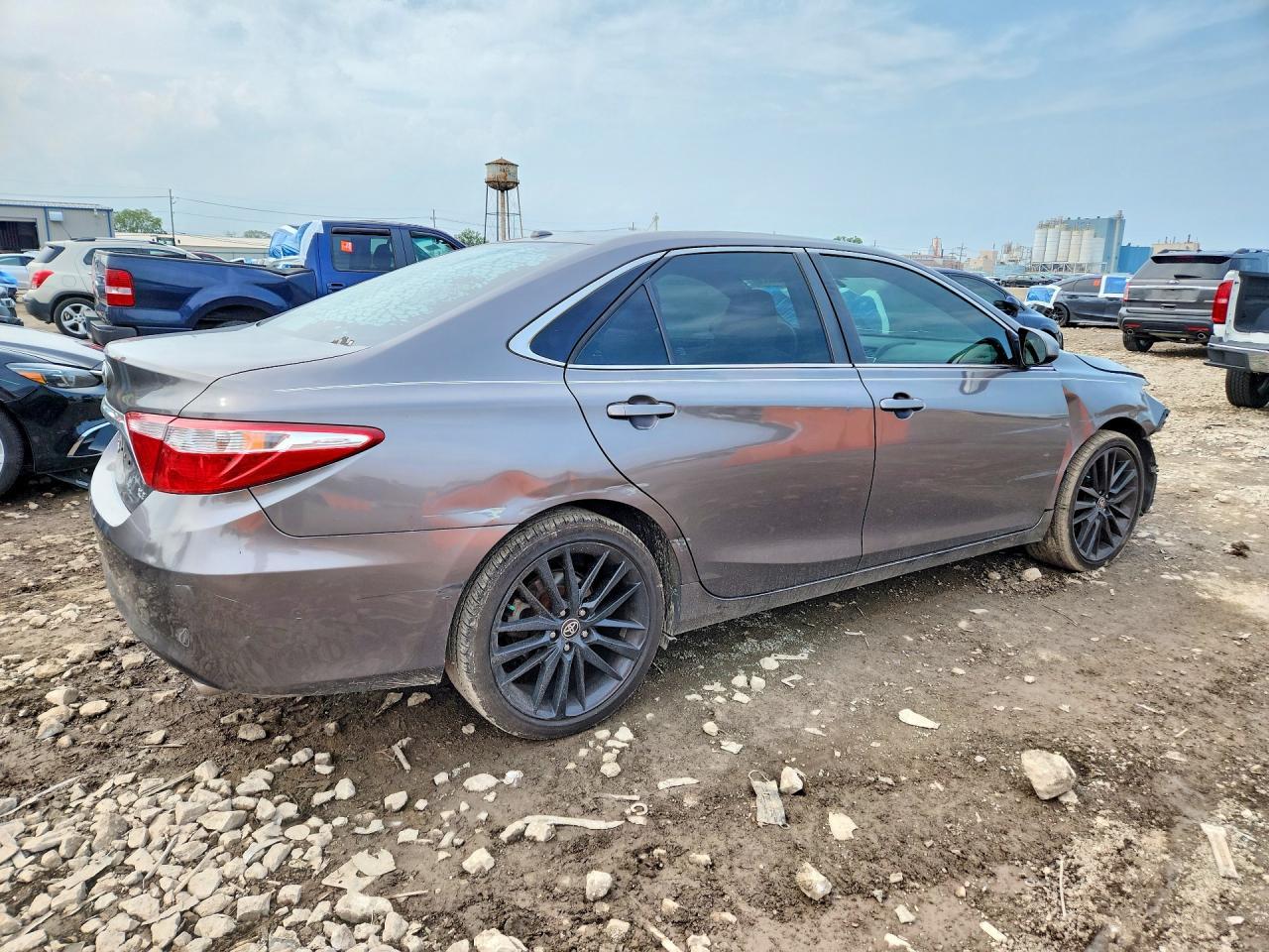 2016 Toyota Camry Xle - zdjęcie 3
