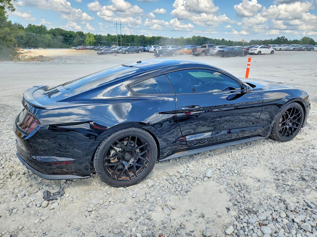 2019 Ford Mustang Gt - zdjęcie 3