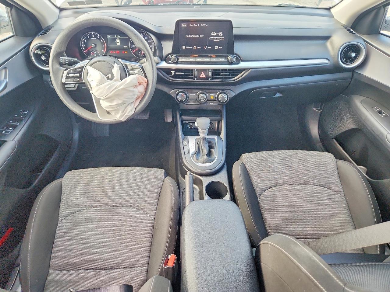 2024 Kia Forte Lxs - zdjęcie 8