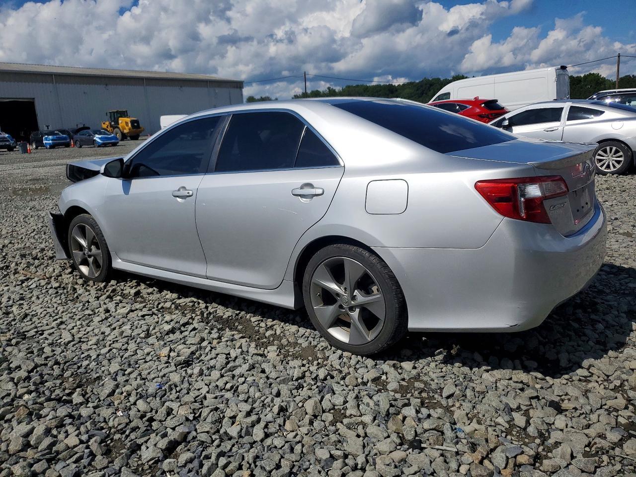 2014 Toyota Camry Se Sport - zdjęcie 2