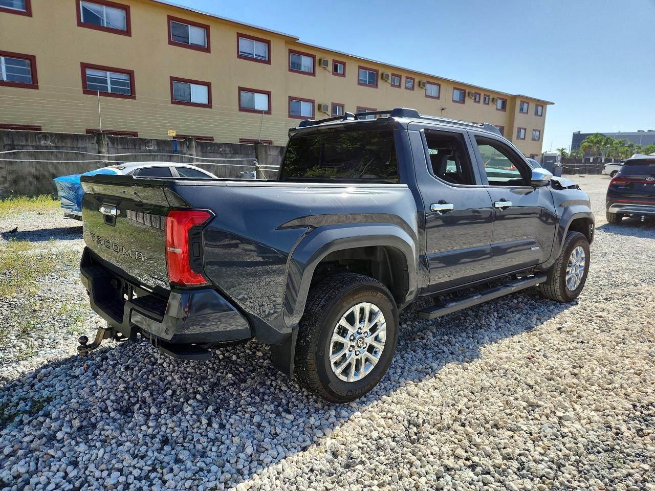 2026 Toyota Tacoma Limited Hv - zdjęcie 3