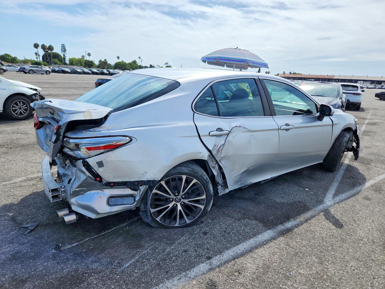 2018 Toyota Camry Se - zdjęcie 3