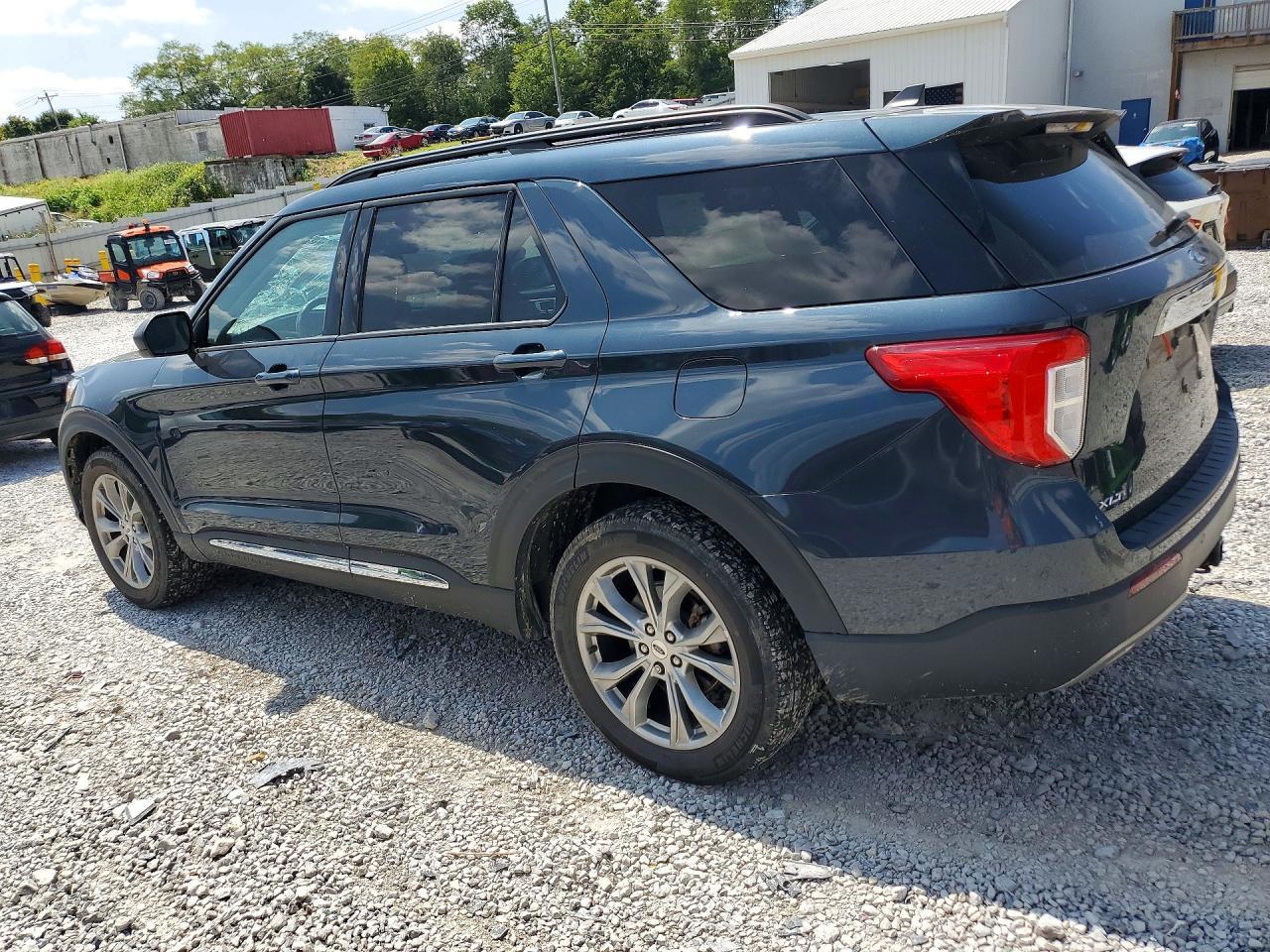 2022 Ford Explorer Xlt - zdjęcie 2
