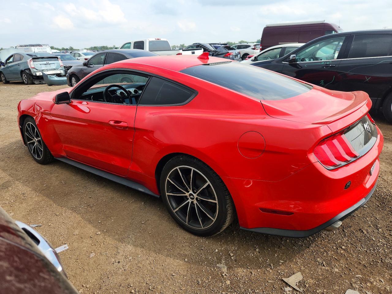 2021 Ford Mustang - zdjęcie 2