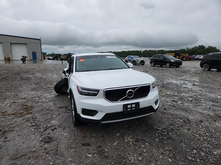 2022 Volvo Xc40 T5 Momentum - zdjęcie 14