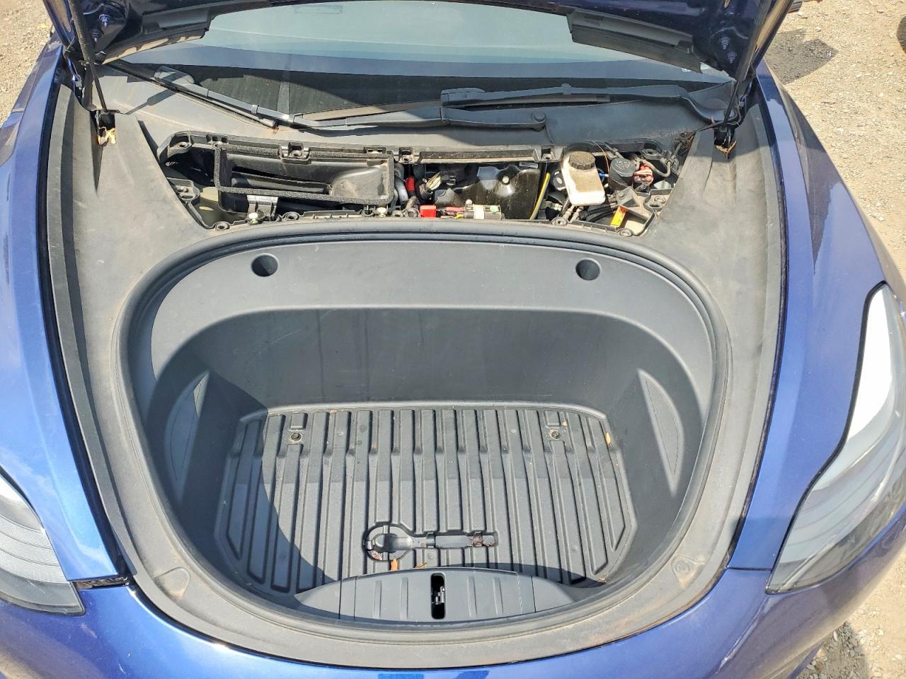 2022 Tesla Model 3 - zdjęcie 11