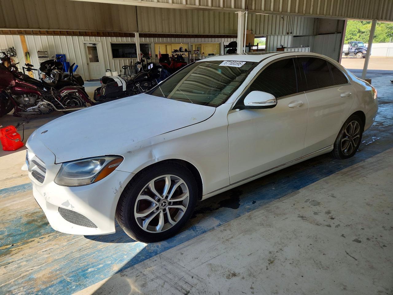 2018 Mercedes-Benz C 300 - zdjęcie główne