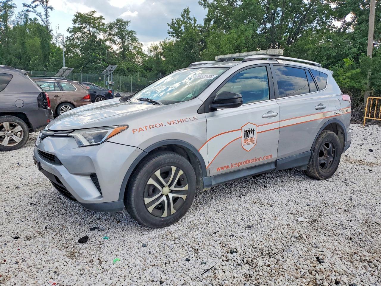 2016 Toyota Rav4 Le - zdjęcie główne