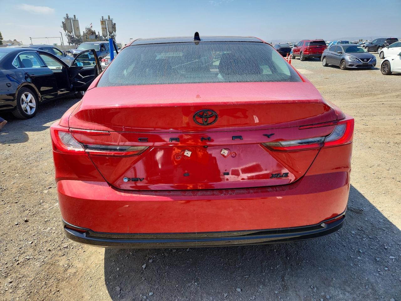 2025 Toyota Camry Xle - zdjęcie 6
