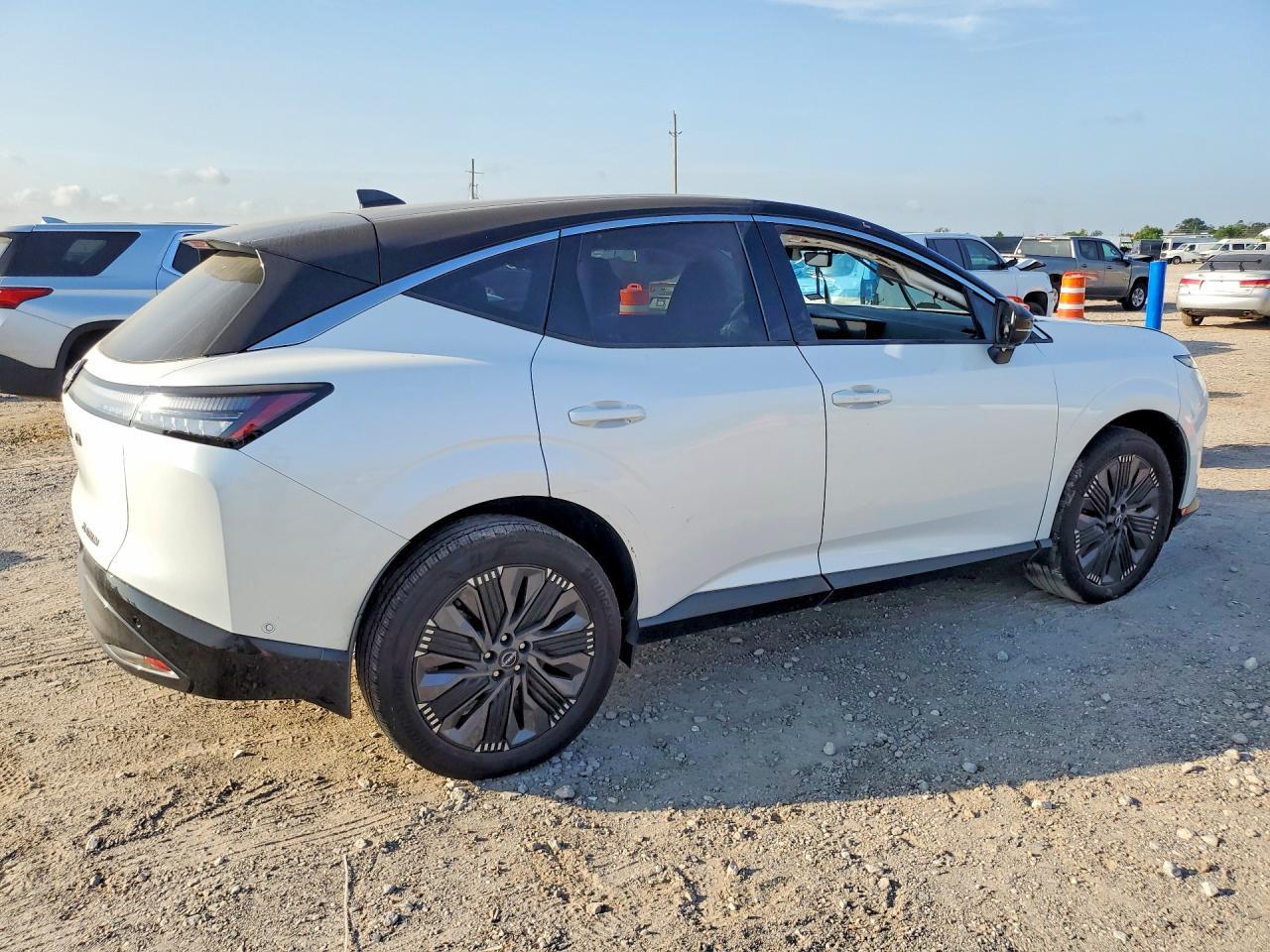 2025 Nissan Murano Platinum - zdjęcie 3