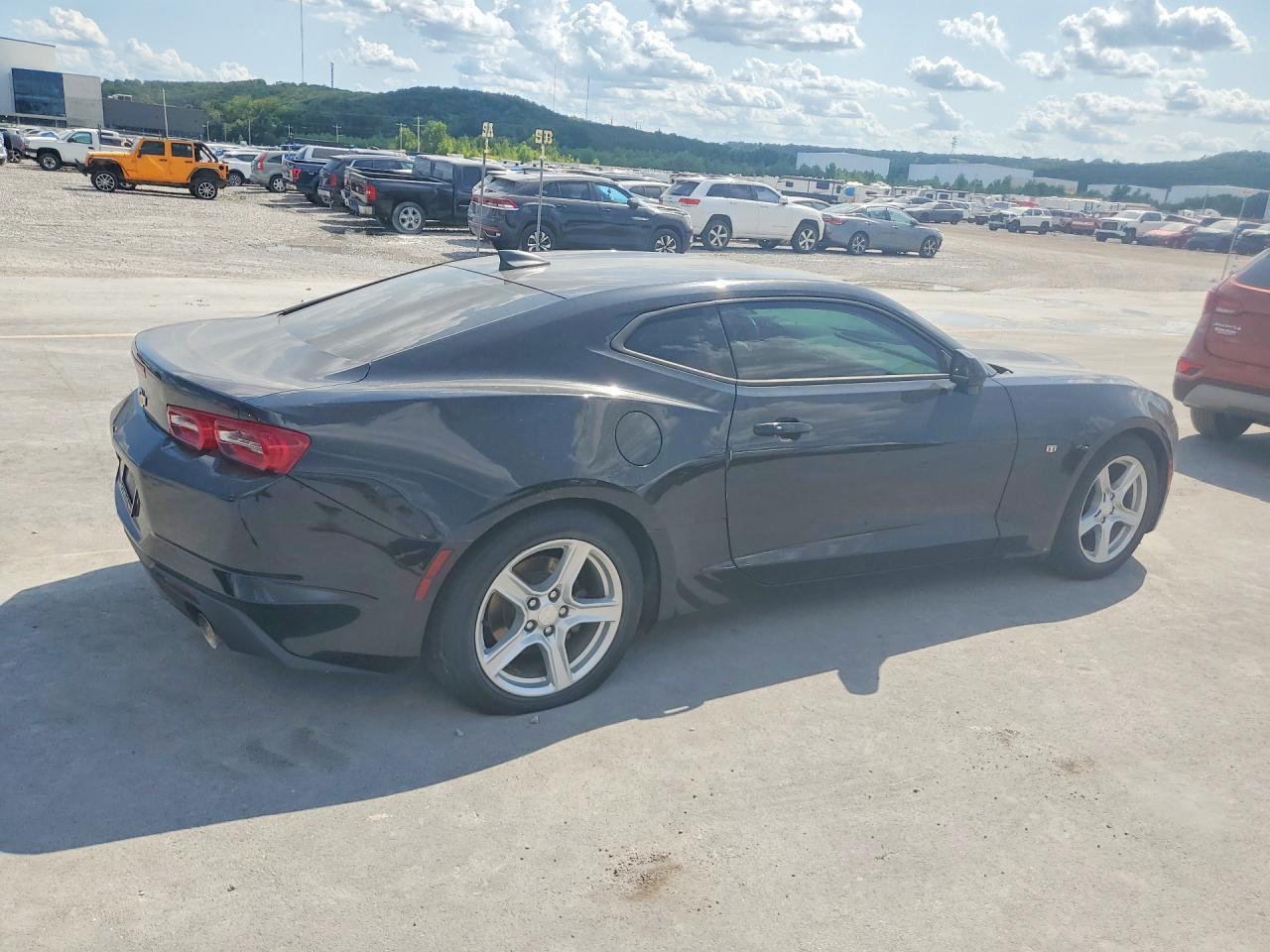 2022 Chevrolet Camaro Ls - zdjęcie 3