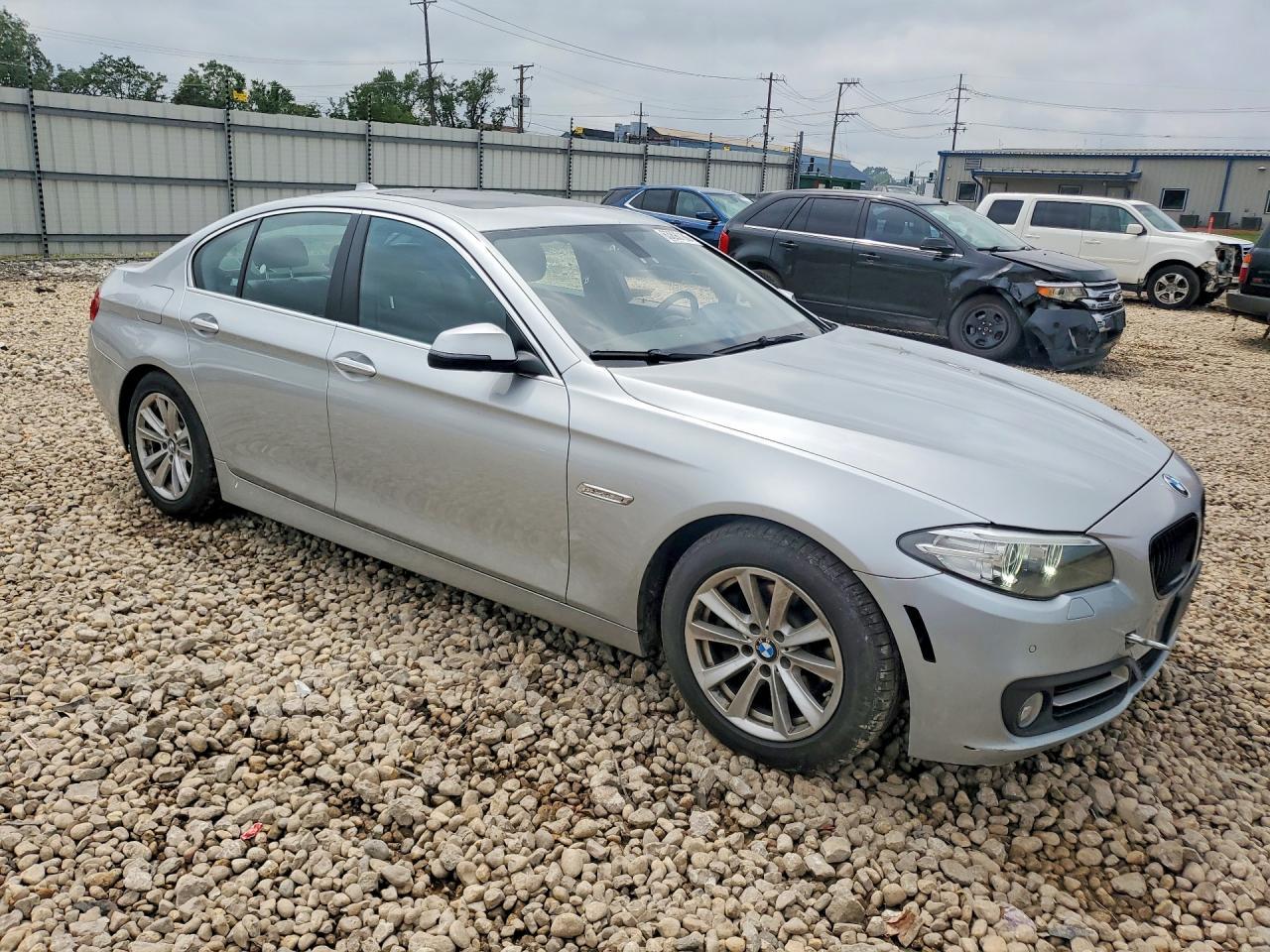 2015 BMW Seria 5 528i - zdjęcie 4