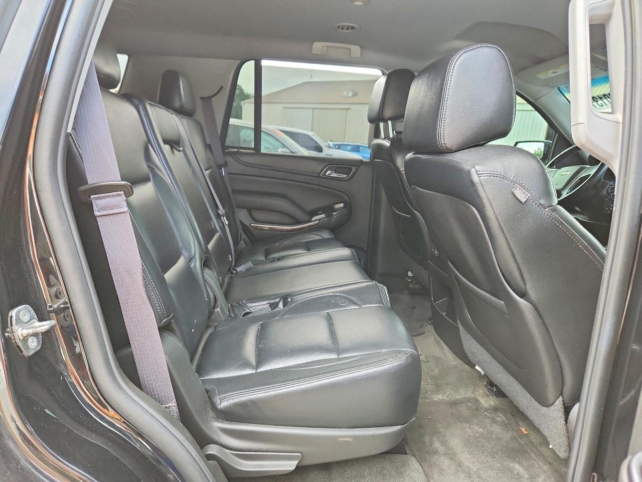 2015 Chevrolet Tahoe K1500 Ls - zdjęcie 11
