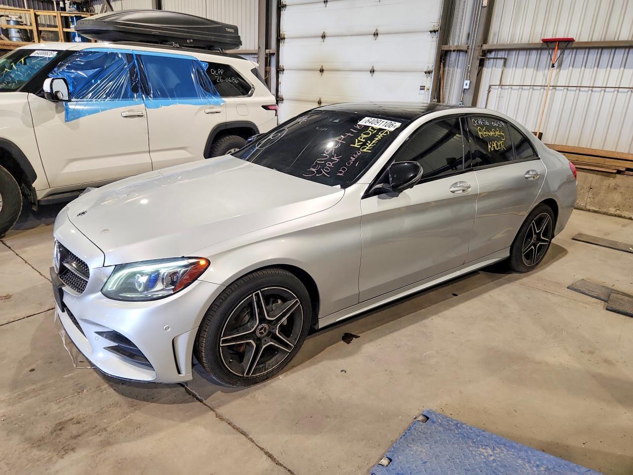2021 Mercedes-Benz C 300 4Matic - zdjęcie główne