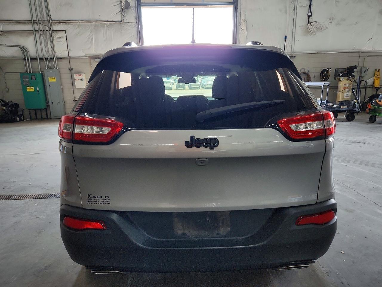 2016 Jeep Cherokee Latitude - zdjęcie 6