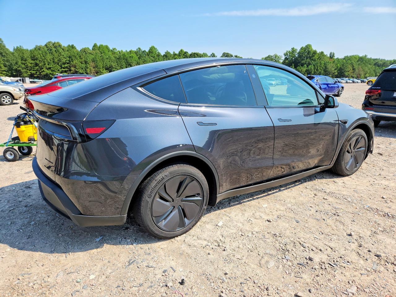 2026 Tesla Model Y - zdjęcie 3