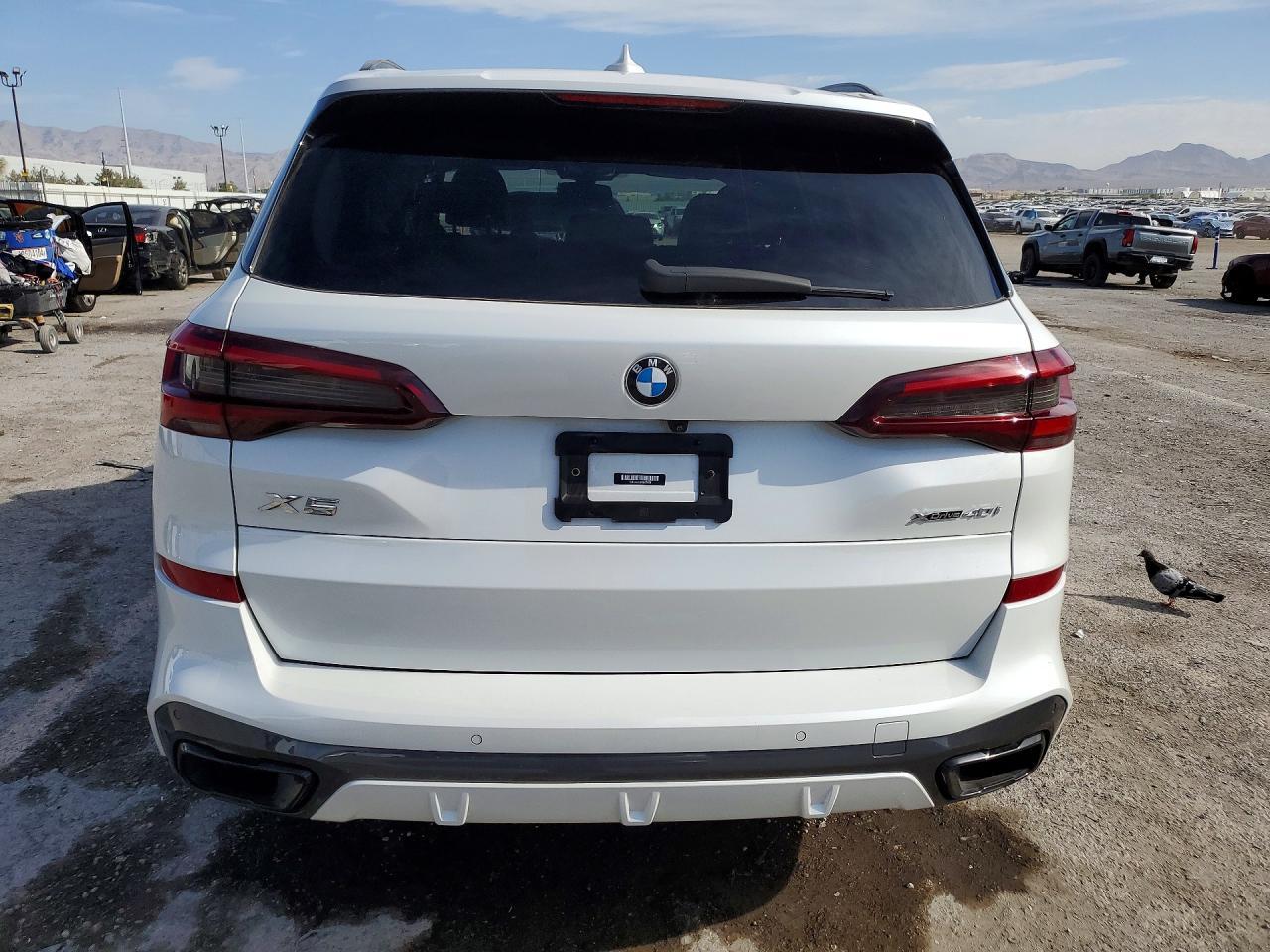 2022 BMW X5 xDrive40I - zdjęcie 6