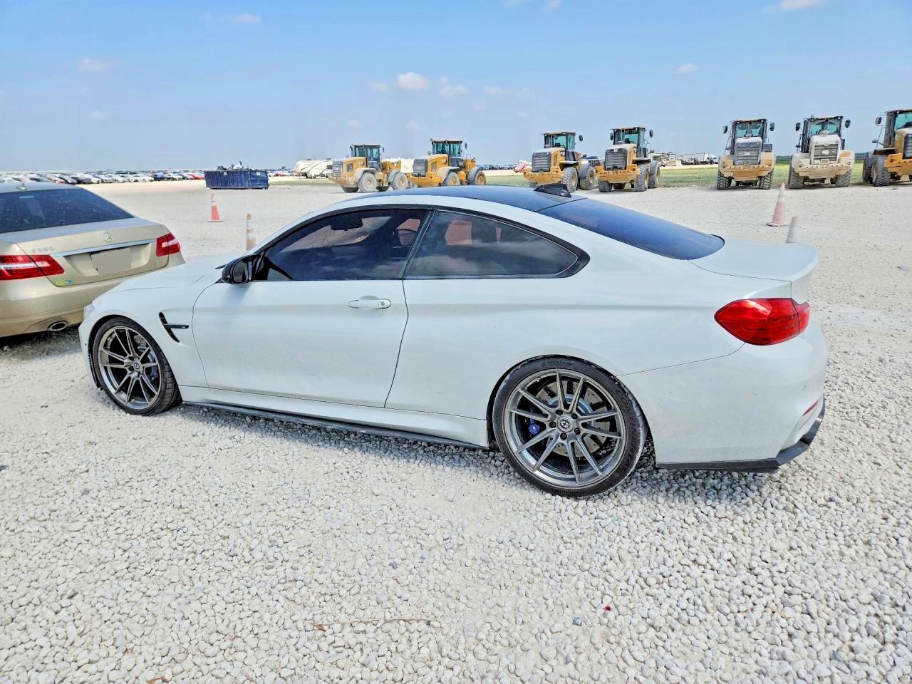 2015 BMW M4 - zdjęcie 2