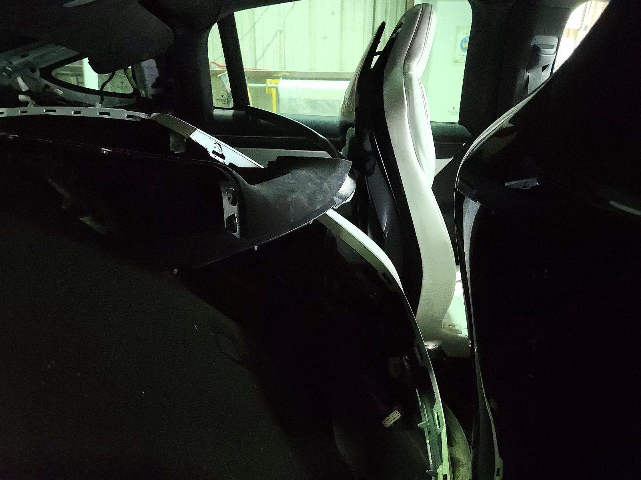 2016 Tesla Model X - zdjęcie 10