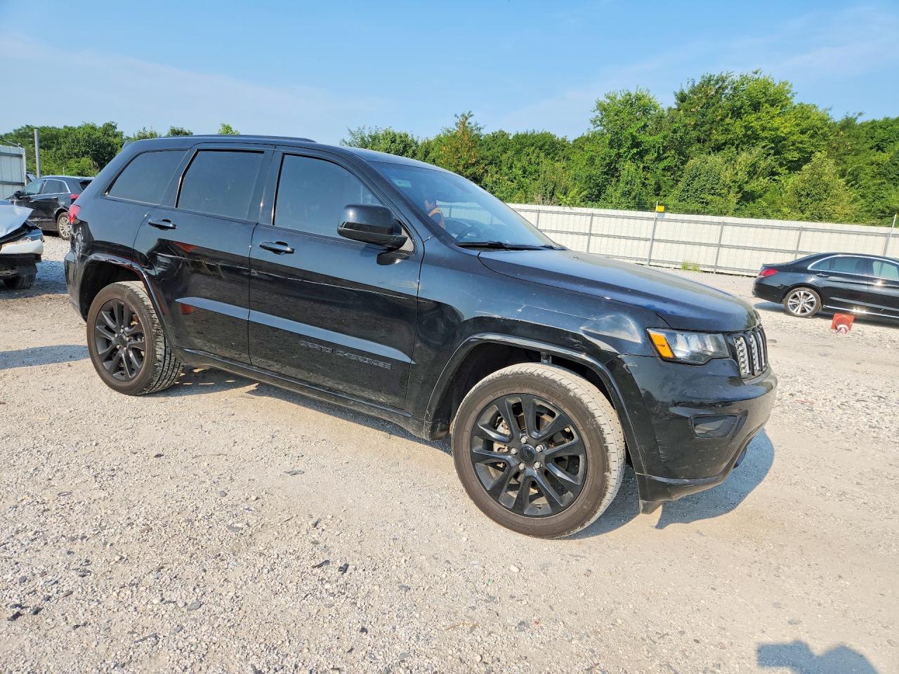 2017 Jeep Grand Cherokee Laredo - zdjęcie 4