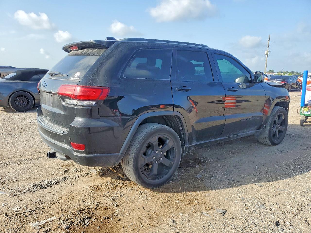2019 Jeep Grand Cherokee Laredo - zdjęcie 3