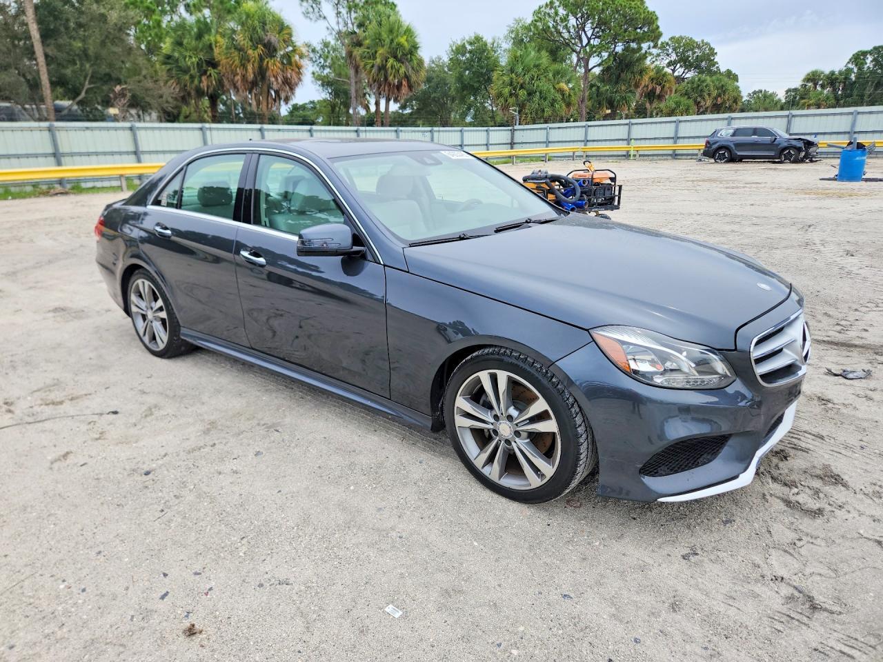 2014 Mercedes-Benz E 350 - zdjęcie 4