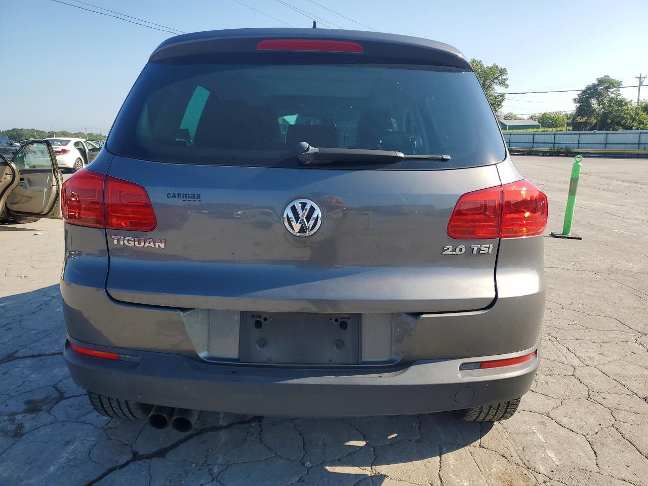 2015 Volkswagen Tiguan S - zdjęcie 6