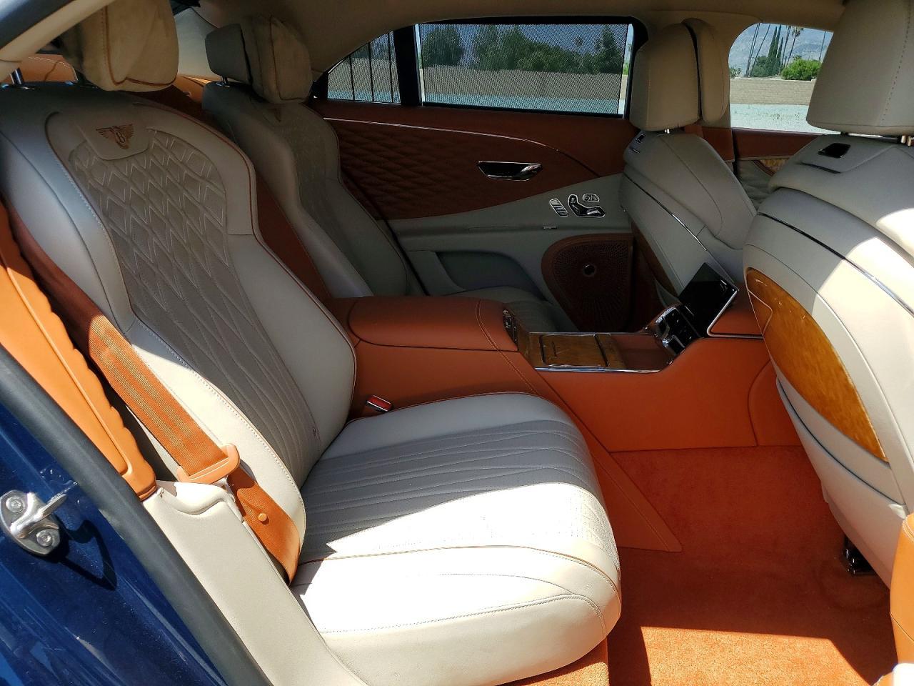 2022 Bentley Flying Spur - zdjęcie 10
