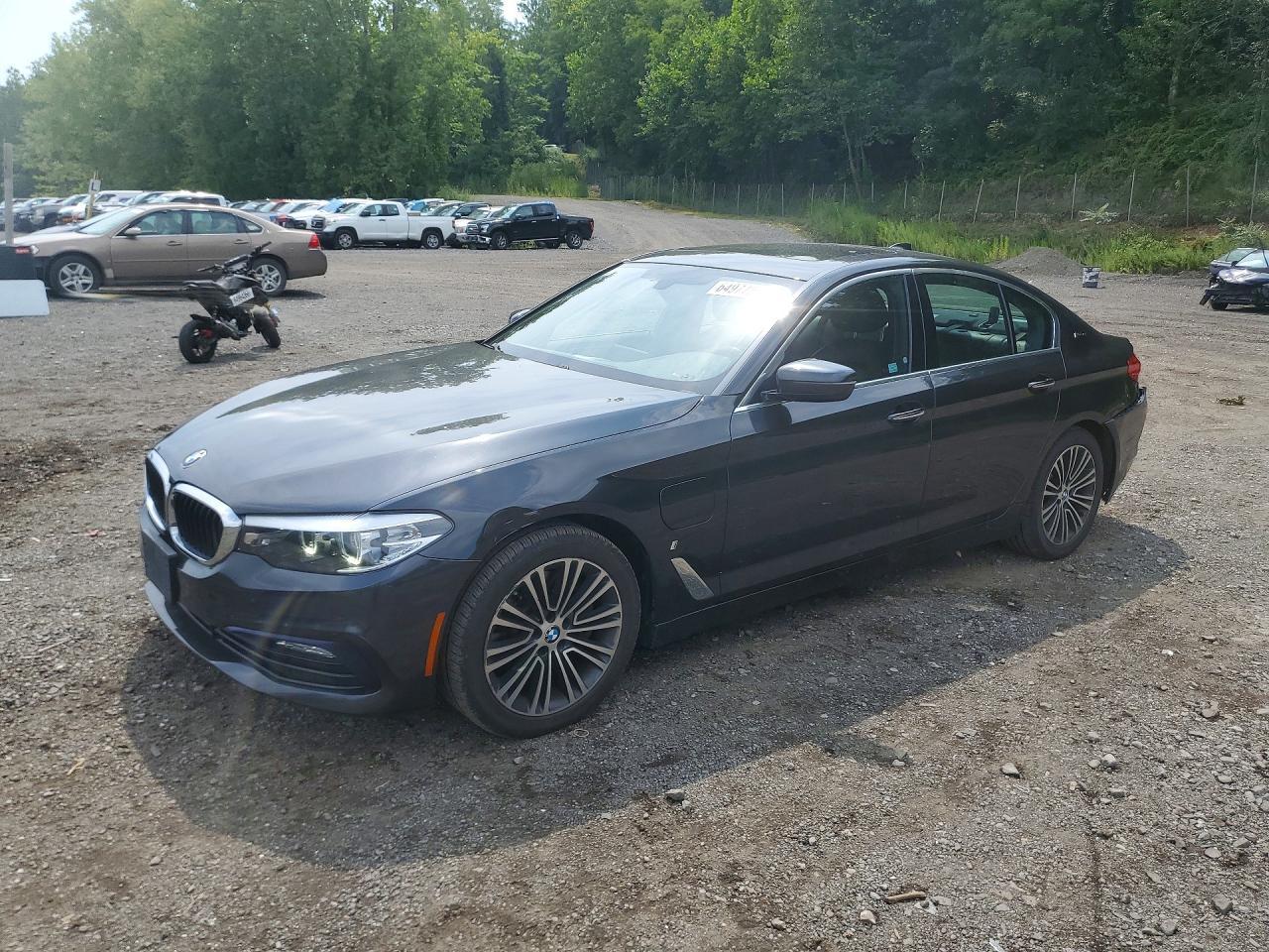 2018 BMW Seria 5 530e - zdjęcie główne