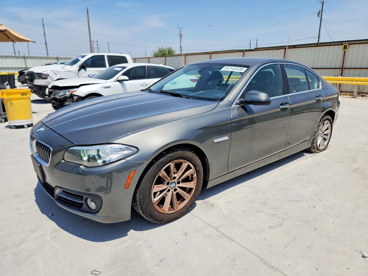 2015 BMW Seria 5 528i - zdjęcie główne