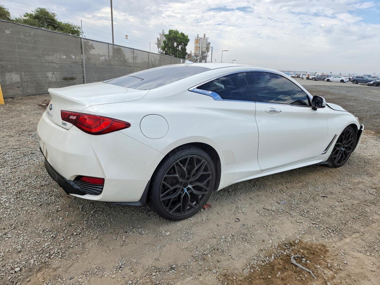 2017 Infiniti Q60 3.0T Premium - zdjęcie 3