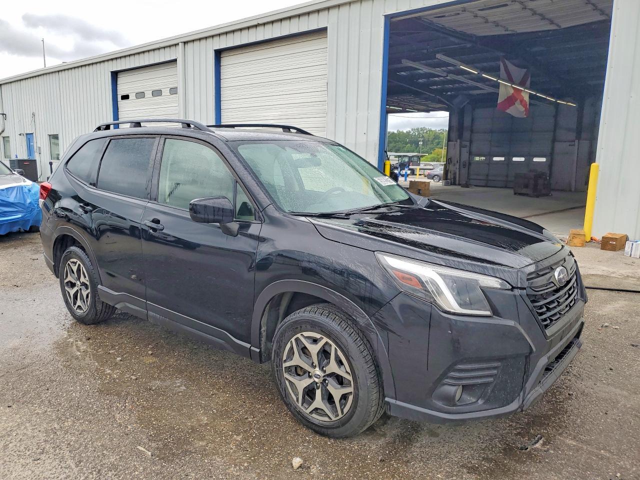 2023 Subaru Forester Premium - zdjęcie 4