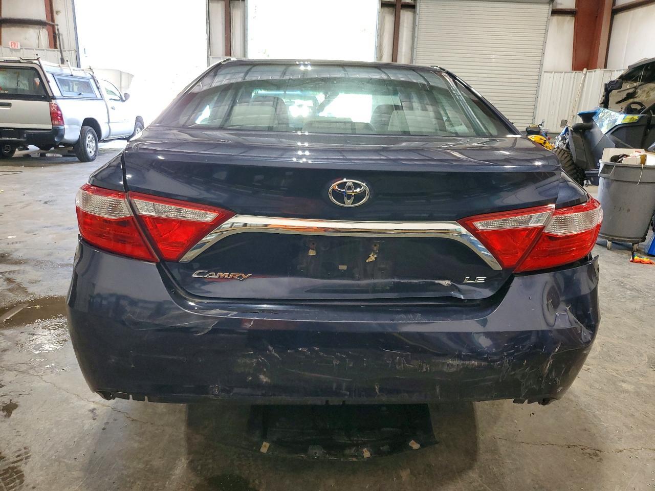 2016 Toyota Camry Le - zdjęcie 6