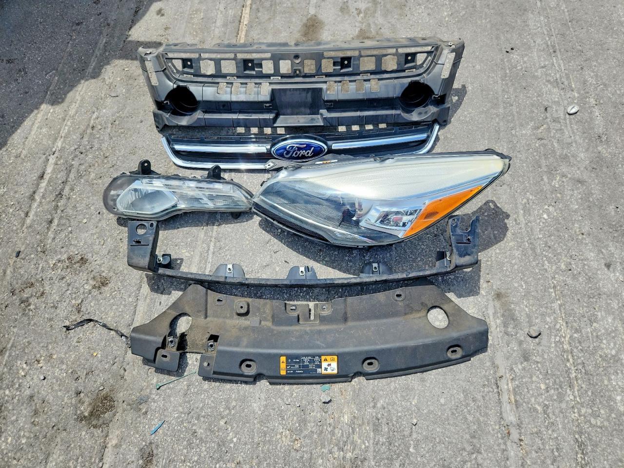 2013 Ford Escape Titanium - zdjęcie 13