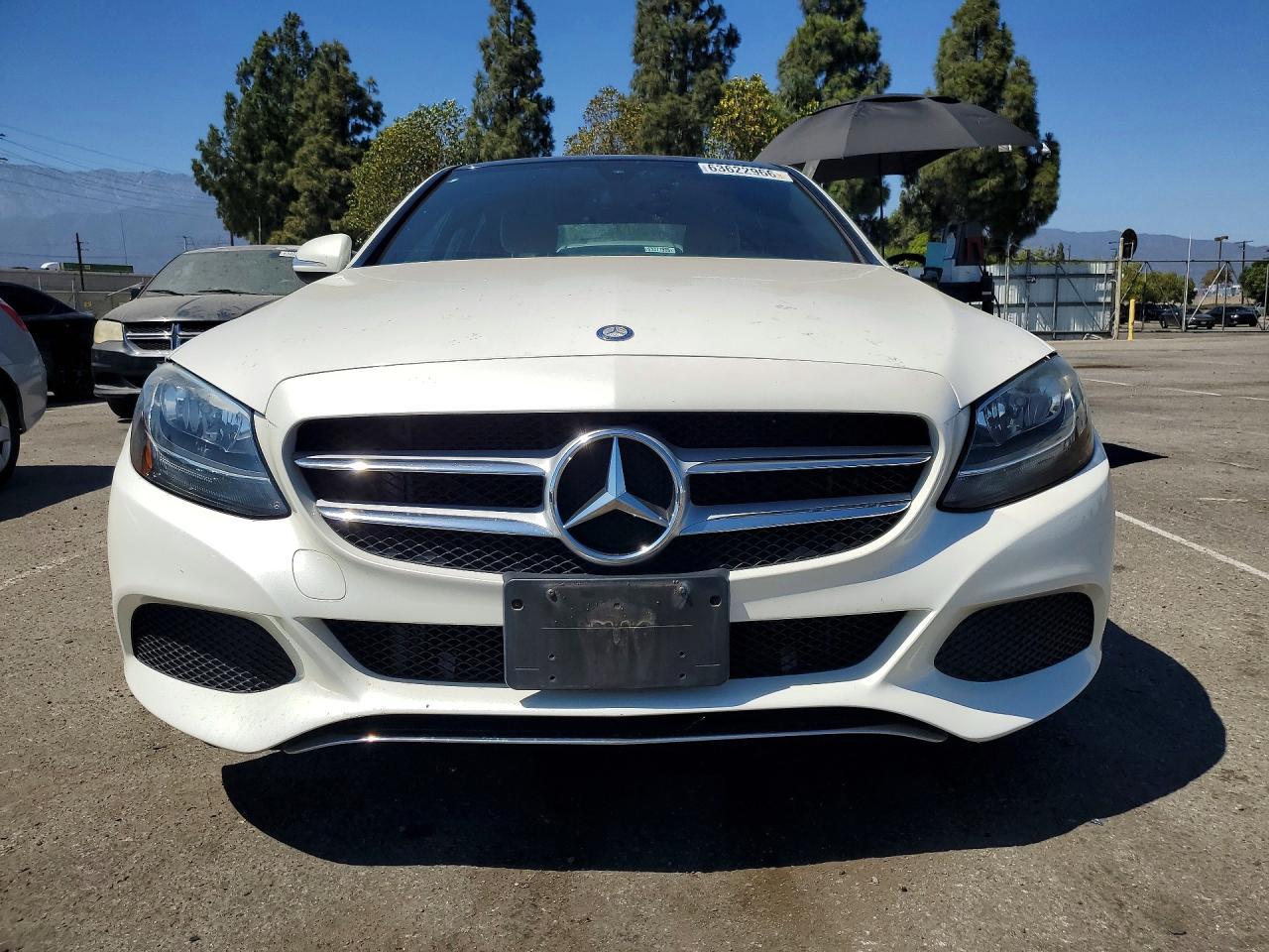 2015 Mercedes-Benz C 300 - zdjęcie 5