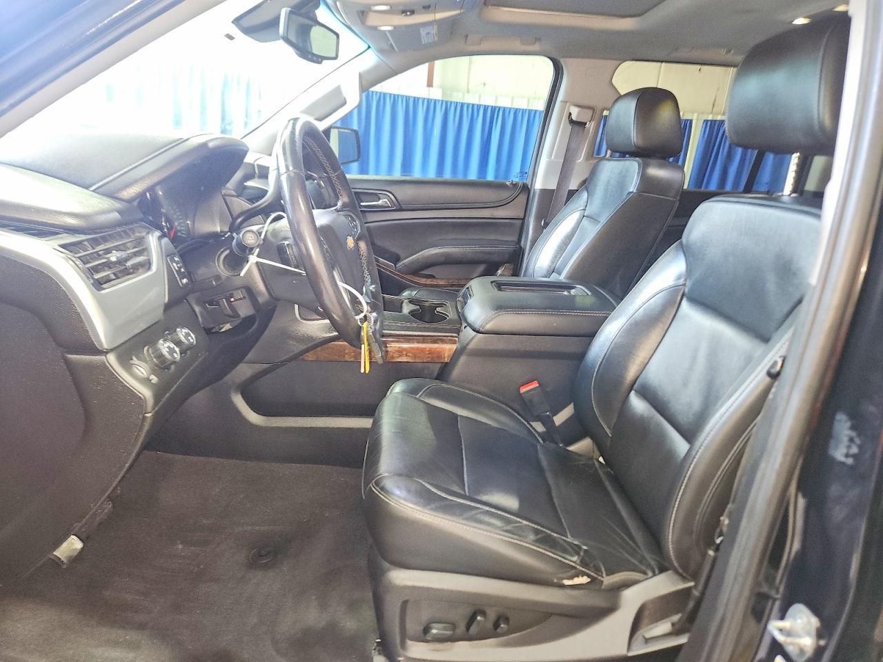 2019 Chevrolet Suburban K1500 Lt - zdjęcie 7