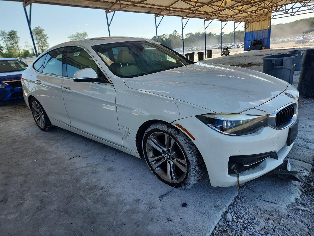 2017 BMW 330 Xigt - zdjęcie 4