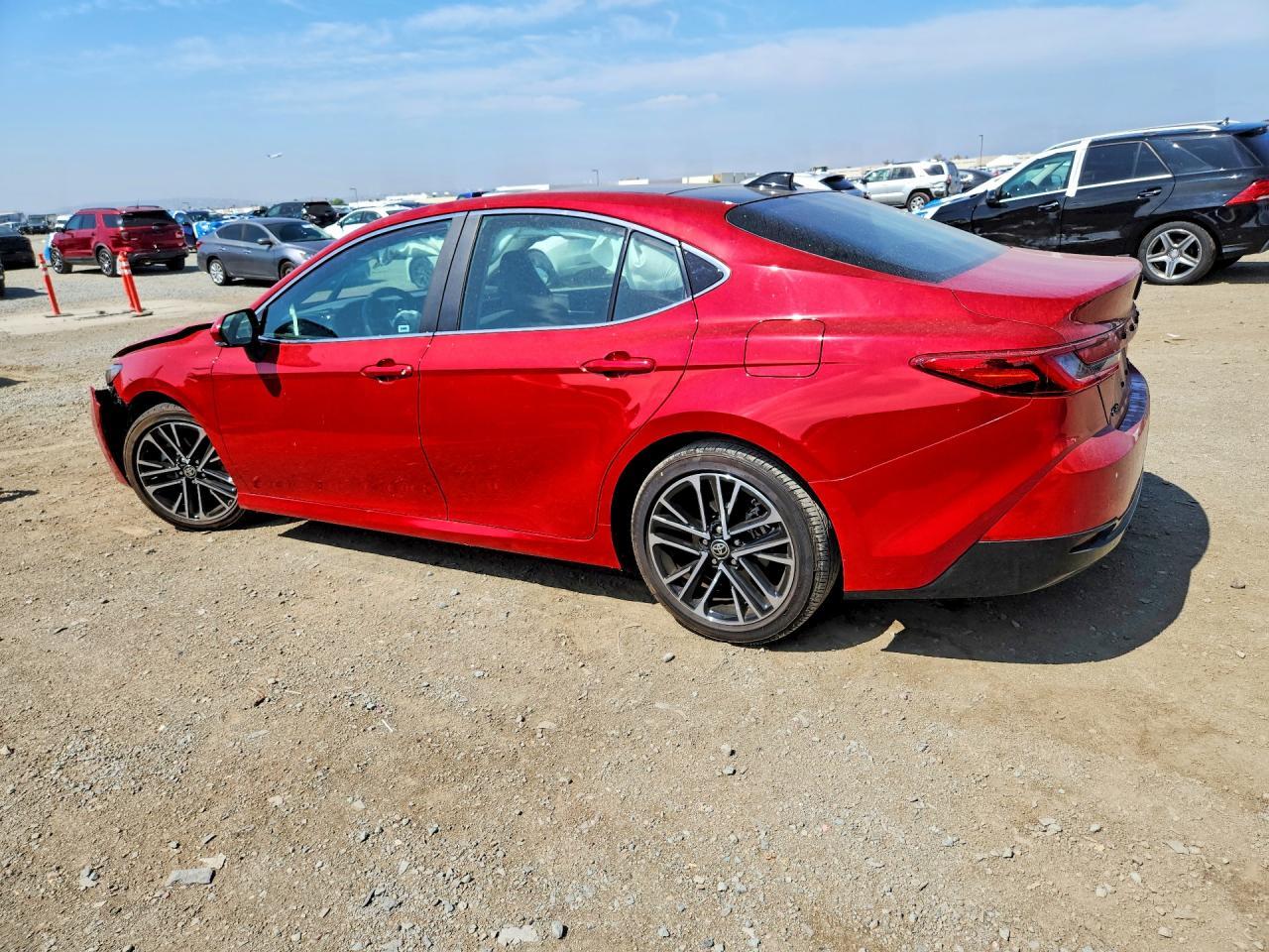 2025 Toyota Camry Xle - zdjęcie 2