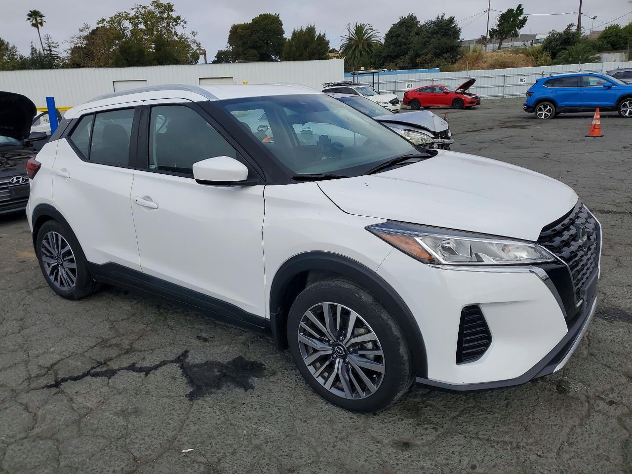 2023 Nissan Kicks Sv - zdjęcie 4