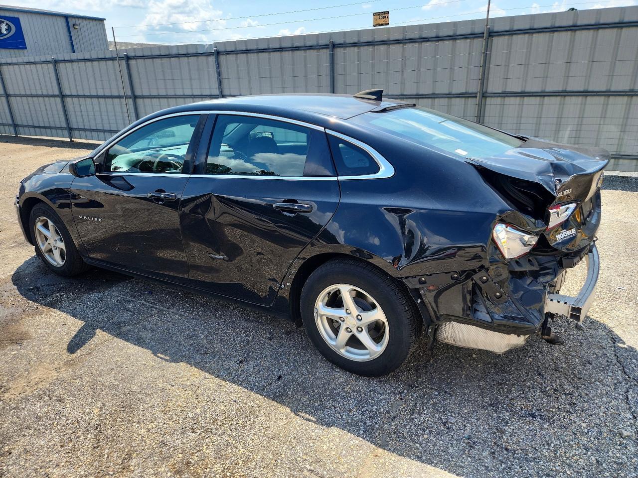2018 Chevrolet Malibu Ls - zdjęcie 2