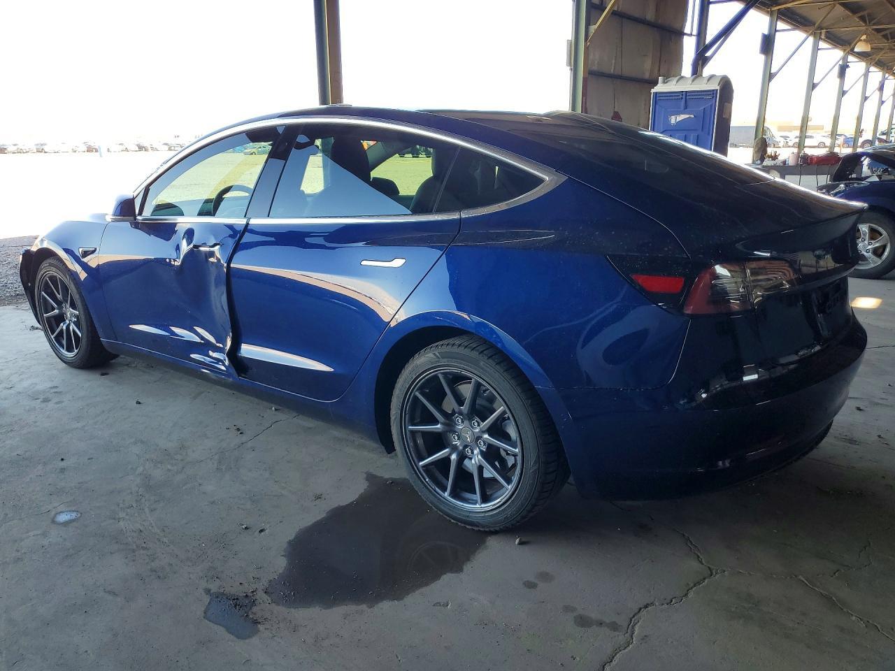 2020 Tesla Model 3 - zdjęcie 2