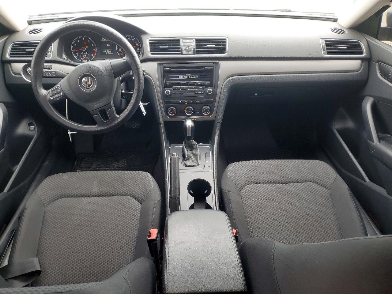 2013 Volkswagen Passat S - zdjęcie 8